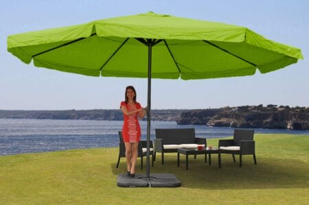 Gastronomie Sonnenschirm Meran Pro mit Volant Ø 5m ~ grün mit Ständer